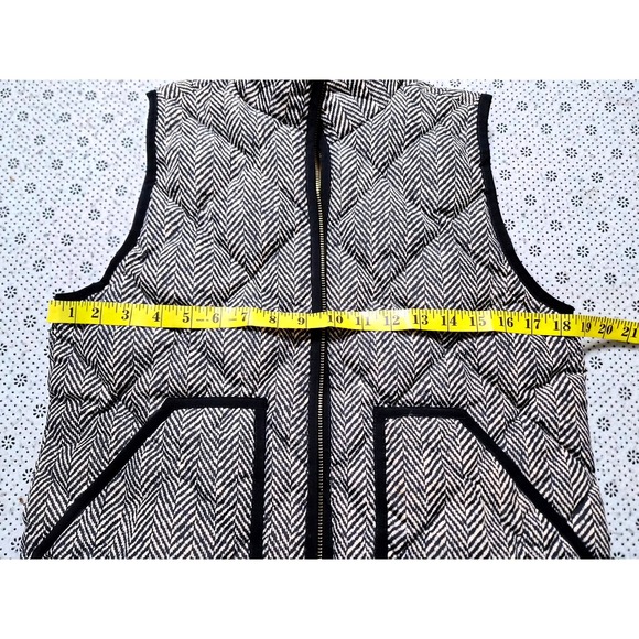 J. Crew Quilted Puffer Vest Black White Herringbone Zip Pockets‎ Women's Small - Picture 5 of 7